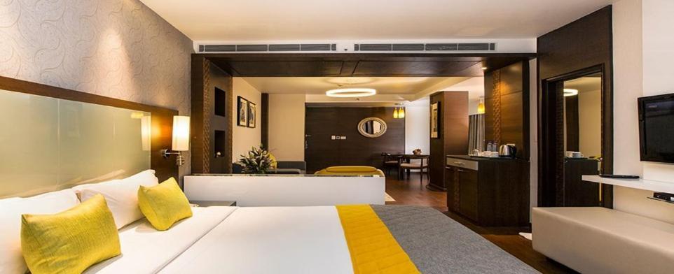 Hotel The The Grand Magrath Bangalore Ngoại thất bức ảnh